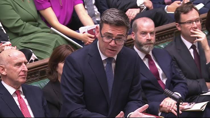 No more Mr Nice Guy! Moment Andy Burnham takes off gloves in clash with Kemi Badenoch at first PMQs - Yahoo News UK