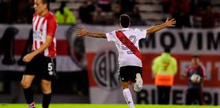 El líder river plate afrontará esta noche un examen filtro en su carrera hacia la conquista de la superliga argentina de fútbol (saf) cuando visite a estudiantes de la plata en el river mantiene una llamativa diferencia en el historial de ambos en primera división con 92 triunfos, 37 empates y 38. River Volvio A Ganar Y Quedo En Zona De Clasificacion A La Copa Sudamericana