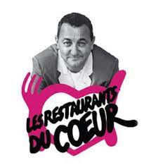 «j'ai une petite idée comme ça (…) un resto qui aurait comme ambition, au départ, de distribuer deux ou trois mille couverts par jour». Coluche T T Resto Du Coeur Coluche Les Enfoires