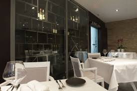 Notre cuisine traditionnelle est basée sur des spécialités grillées au feu de bois, des suggestions d'entrées, poissons, viandes grillées, grandes salades et. Michelin Restaurants In Lons Le Saunier Viamichelin
