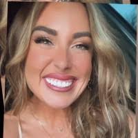 Sara Mesa's Instagram, Twitter & Facebook