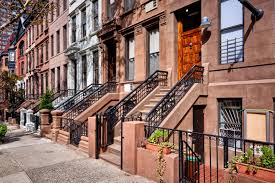 With few exceptions, i have found garden units to be cramped and have very awkward layouts. The Pros And Cons Of Renting Or Buying A Garden Apartment Apartment Therapy