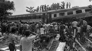 Check spelling or type a new query. On This Day 33 Years Ago 19 Oktober 1987 Dua Kereta Berlawanan Arah Saling Bertabrakan Di Kampung Betung Jaksel Dan Menewaskan Kurang Lebih 150 Orang Peristiwa Ini Dikenal Sebagai Tragedi Bintaro Indonesia