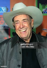 722 fotos e imágenes de alta resolución de Doyle Miller