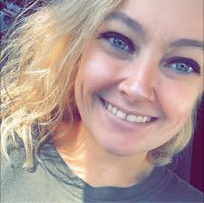 Does toothpaste taste spicy or bad to you? Does it give you a tummy ache? I  always feel kinda sick after I brush my teeth 😭 EDIT: didn't think id have  to