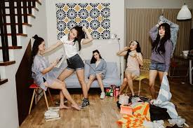 C f c f am g f am g f c f wahai kawan.coba dengarkan am g lagu yang ku ci. Populer Di Tiktok Ini Lirik Dan Chord Lagu Aw Aw Aw Dari Super Girlies Halaman All Kompas Com