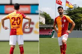 Emre akbaba (born 4 october 1992) is a turkish footballer who plays as a midfielder for süper lig side galatasaray. Emre Akbaba Resmen Galatasaray Da Ntvspor Net