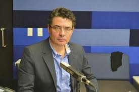 Decía yo entonces que él tiene razones de mucho peso para lanzarse y para no lanzarse; Esta Semana Alejandro Gaviria Lanza Su Candidatura Presidencial