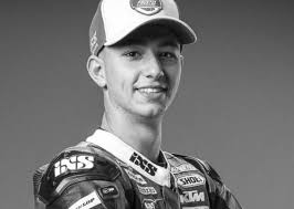 Le pilote de 19 ans est mort suite à un terrible accident la terrible nouvelle est. Au Revoir Jason Dupasquier Moto Ch Moto News