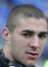 Wer dem hannoveraner auf instagram folgt, dürfte es vielleicht schon gesehen haben. Karim Benzema Olympique Lyon Fussballer Foto Bild Erwachsene Menschen Bilder Auf Fotocommunity