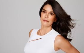 Teri hatcher is an american actress, writer, presenter, and former nfl cheerleader. Teri Hatcher Celebrity Agency