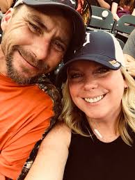 Tara Crow Lubahn (@TaraCrow)