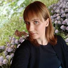 Was thinking about this scene and maybe the four kids in the night club  represent the four political ideologies but in positive ways that actually  work together. Andre is definitely hustle culture