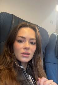 Melissa Crump's Instagram, Twitter & Facebook