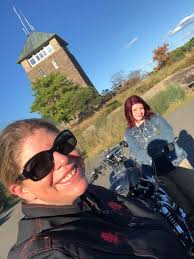 Sweetness in my back yard until mama comes back ❤️