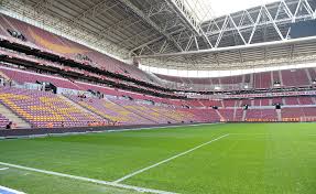 The capacity figures are standard, permanent total capacity, including both seating and any permanent standing areas. Galatasaray En On Twitter The Turk Telekom Arena Is Ready For It S 100th Match