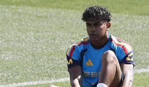Lamine Yamal ya entrena con el grupo