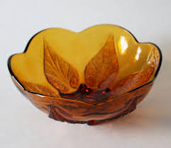 Looking for pattern, maker, age. Home Living Kitchen Dining Vintage Amber Gold Honey Glass Bowl Scalloped Edges Leaf Design That Looks Like A Flower Serving Bowl Kitchenware Dinnerware