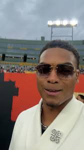 Will Johnson had a Red Carpet message for his Michigan Football teammates  👊💍 #B1GFootball x #NFLDraft