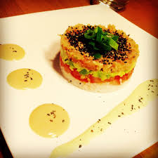 Tonijn Tartaar Met Tomaat Avocado Sushi Rijst Sesam Wasabi Mayonaise En Japanse Mayonaise Jammie Tonijn Tartaar Avocado Tonijn