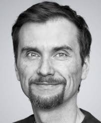 LIVE-SCHALTUNG NACH MÜNCHEN ZU... ROBERT KUCZERA, ABSOLVENT ANIMATION  (2003)