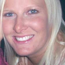 Amy Knowles (@amykzzl)