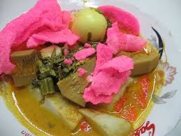 Lontong gulai atau lontong sayur adalah makanan indonesia yang berasal dari minangkabau, sumatra barat. Lontong Cubadak Indonesia