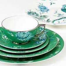 Each of the emerald green plastic dinner plates comes in a package of 20 and is perfect for both buffets and main courses. 18 Emerald Green Ideas Green Emerald Green Green Dinnerware