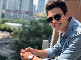 4n1k Panosundaki Pin