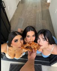 Salome Munoz on X: Have you watched the new pizza 🍕 video?  t.cobjegmpHhai  X