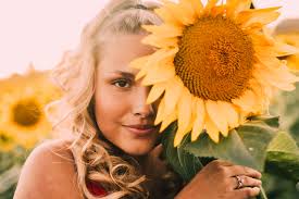 Senior photos in a sunflower...