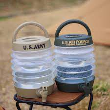 100均でも手に入る この夏の必携品 ウォータージャグ あなたはソフト派 ハード派 camp hack キャンプハック キャンプ 100均 キャンプパーティー テントキャンプ