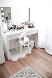 Den Marmor Trend Sieht Man Momentan Berall Mir Gefllt Er So Gut Dass Ich Meinen Ikea Schminktisch In 2020 Schminktisch Schlafzimmer Diy Bauernhaus Wohnzimmer