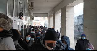 GalaÈ›i Sute De Oameni Au Stat La CoadÄƒ Pentru A È™i PlÄƒti Taxele FÄƒrÄƒ A Mai Respecta Regulile Foto Europa Fm