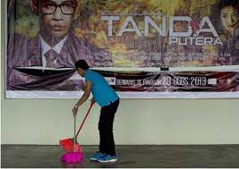 See more of tanda putera on facebook. Bukan Ulasan Filem Tanda Putera Oleh Izmil Amri Roketkini Com
