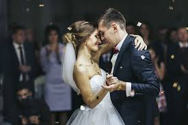Te ofrecemos cosas para bodas para ti, las mejores bodas originales. 7 Canciones Para El Primer Baile De Casados Expo Tu Boda