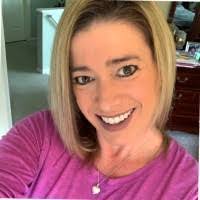 Jennifer Macauley's Instagram, Twitter & Facebook