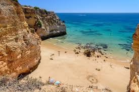 Chi sogna vacanze in portogallo piene di sole e mare, raggiunga la regione dell'algarve, punteggiata di favolose spiagge dove è possibile praticare sport acquatici e surf. Il Mare In Portogallo La Costa Dell Algarve Guida Completa Con Foto