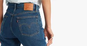 Le jean ribcage droit bleu pâle 118,00 $ can. Levis 501