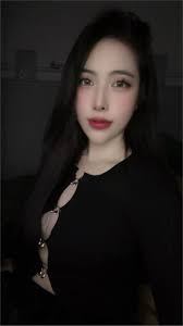 Five years ago, Ohio's most revered entrepreneur Les Wexner stepped down as  chairman of L Brands and soon began to sell off his stake in Victoria's  Secret's parent company amid controversy over