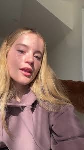 Ivy Hutchinson's Instagram, Twitter & Facebook