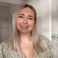 Cheryl Horrocks's Instagram, Twitter & Facebook