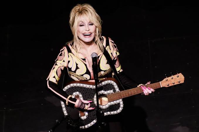 Dolly Parton, music star, actor and beloved figure who spanned generations,  dies at 80 of cancer | The Seattle Times