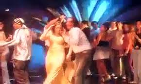 بداية حميد الشاعري مع التلحين. Ø§ØºÙ†ÙŠØ© ÙŠØ§ Ø§Ù… Ø§Ù„Ø¹ÙŠÙˆÙ† Ø§Ù„Ø³ÙˆØ¯ Ù…Ù† ÙÙŠÙ„Ù… Ø§ÙŠØ¸Ù† Video Dailymotion