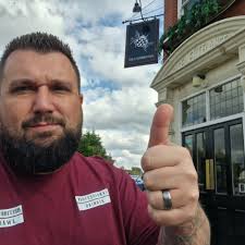 Day 933 (04/10/2024) Bromsgrove (Part One) Still flying solo, I decided to  head into Worcestershire and to the lovely little town of Bromsgrove. I  knew I'd have to make some tough decisions