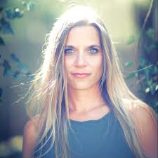 Julie Leininger's Instagram, Twitter & Facebook