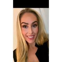 Mara Hunt's Instagram, Twitter & Facebook