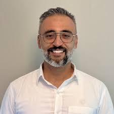 Jas Singh's Instagram, Twitter & Facebook