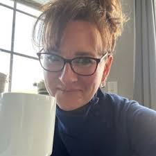 Carrie Sanchez (@carriejsanchez)