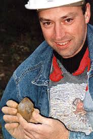 Canadian Rockhound: Collecting Minerals at Ste-Justine-de-Newton, Québec,  Canada